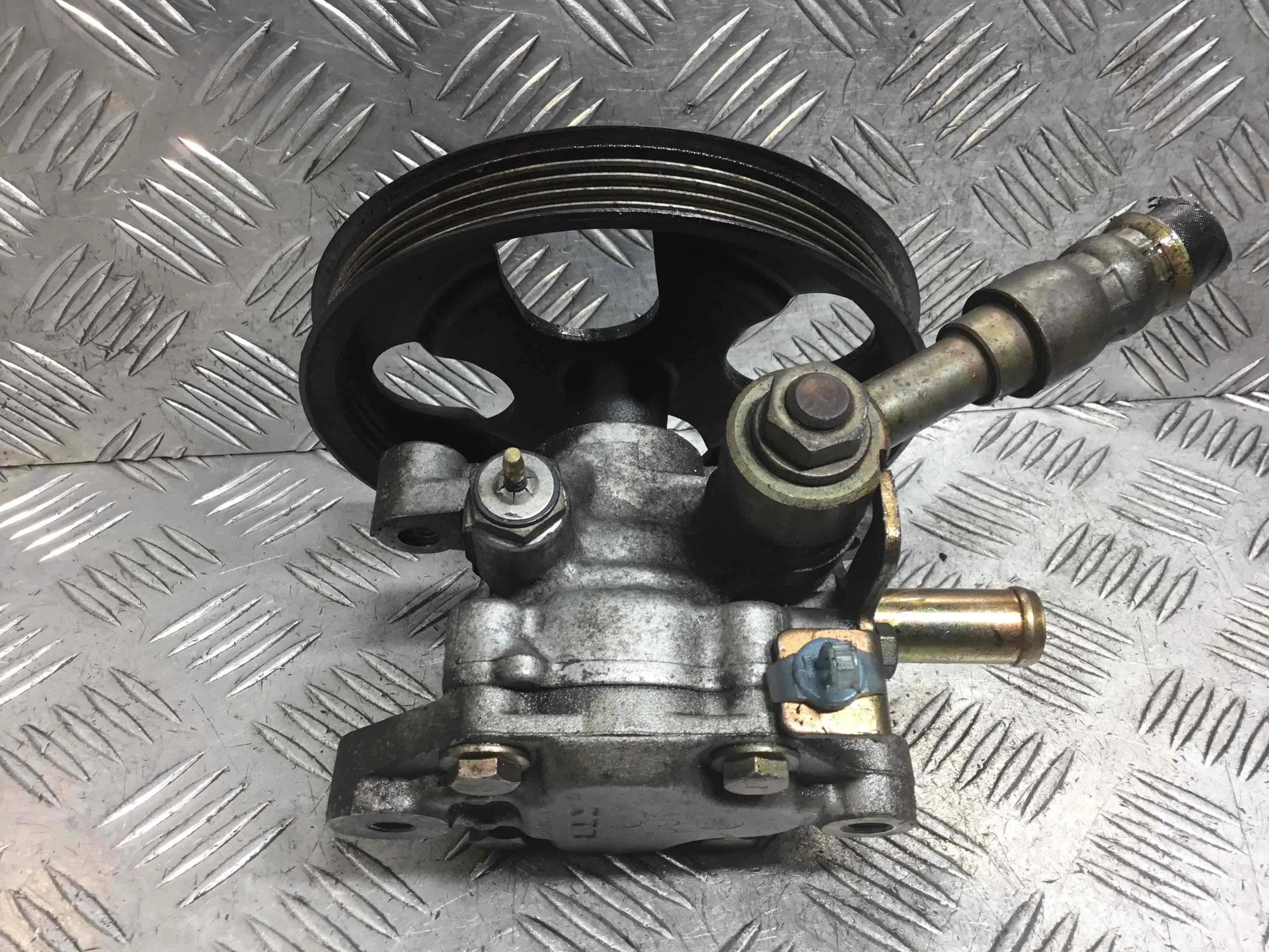 Насос гидроусилителя руля Mitsubishi Space Star 1 поколение (1998-2002) бензин 1.3 i Механика Минивэн