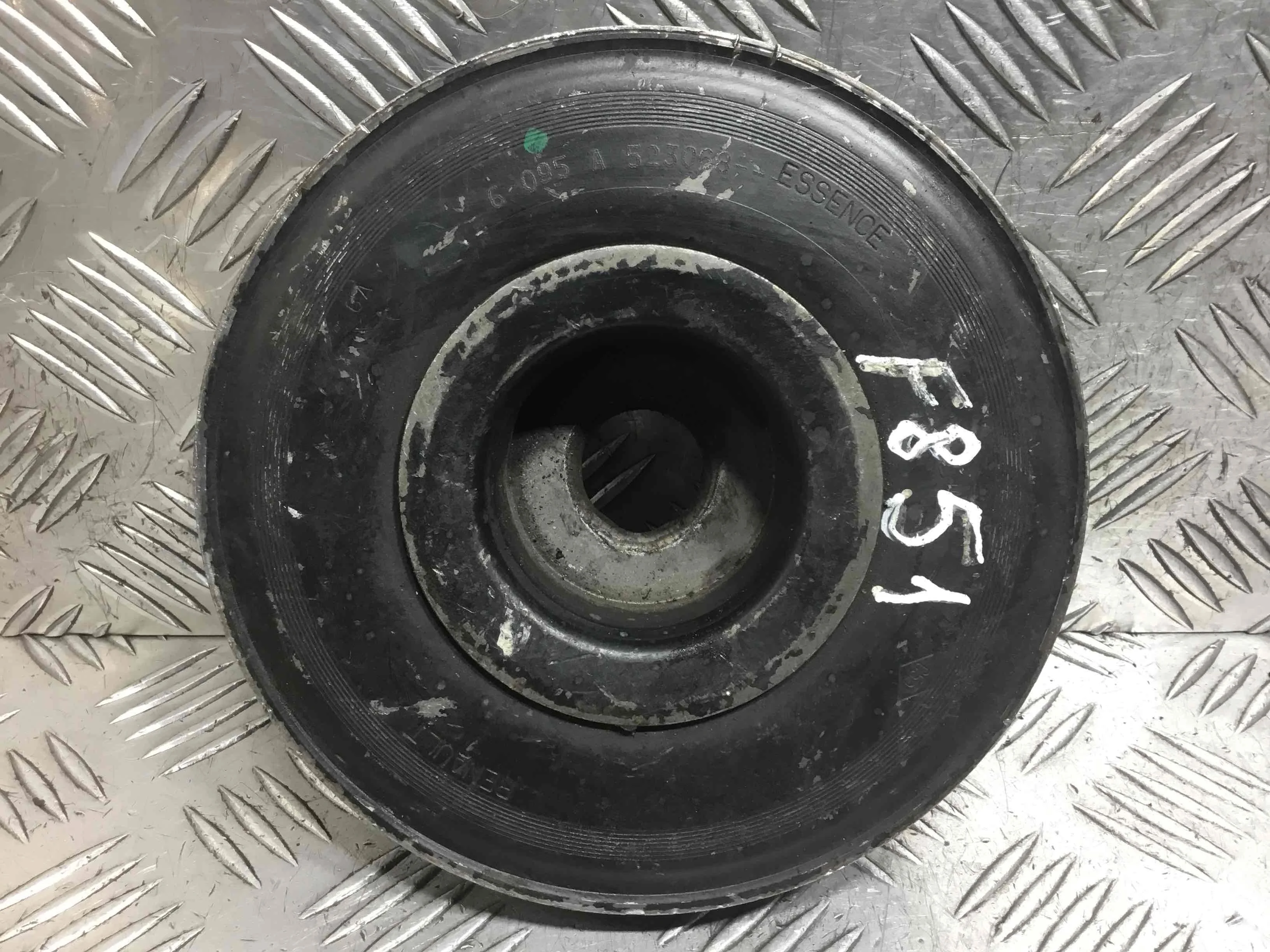 Шкив коленвала Renault Scenic 2 поколение (2003-2006) бензин 2.0 i Автомат Х/б