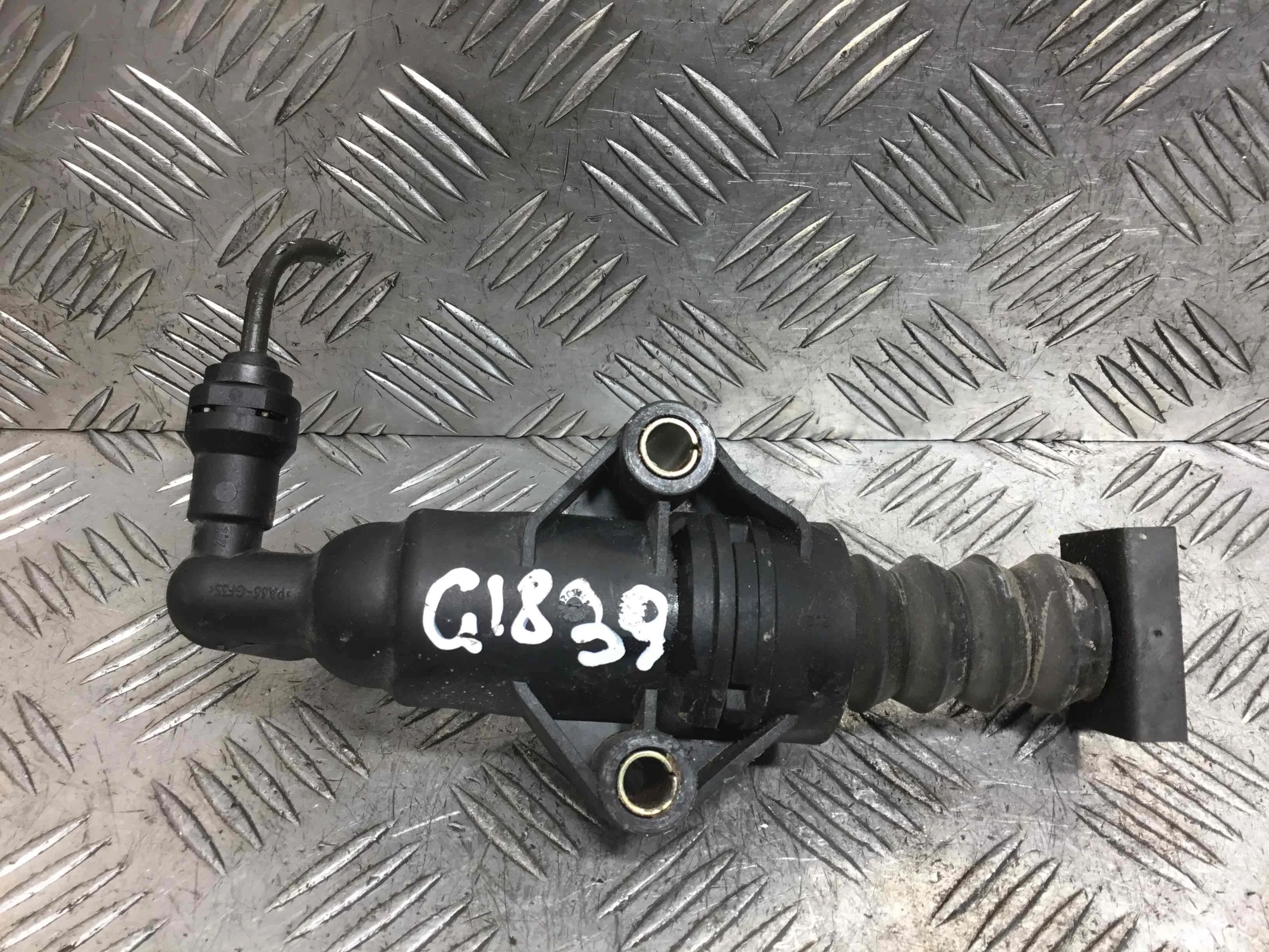 Цилиндр сцепления рабочий Volkswagen Golf 4 поколение (1997-2004) бензин 1.4 i Механика Х/б