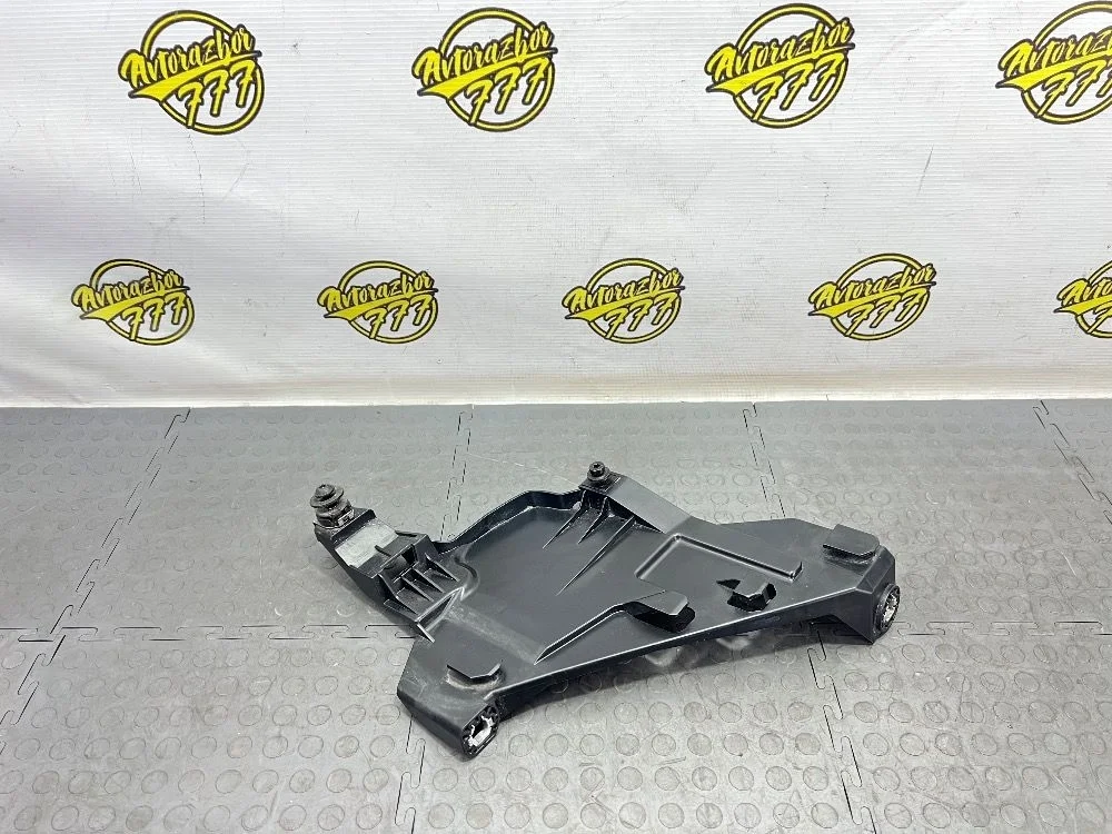 Кронштейн фар правый Audi Q5 I рестайлинг (2012—2017)