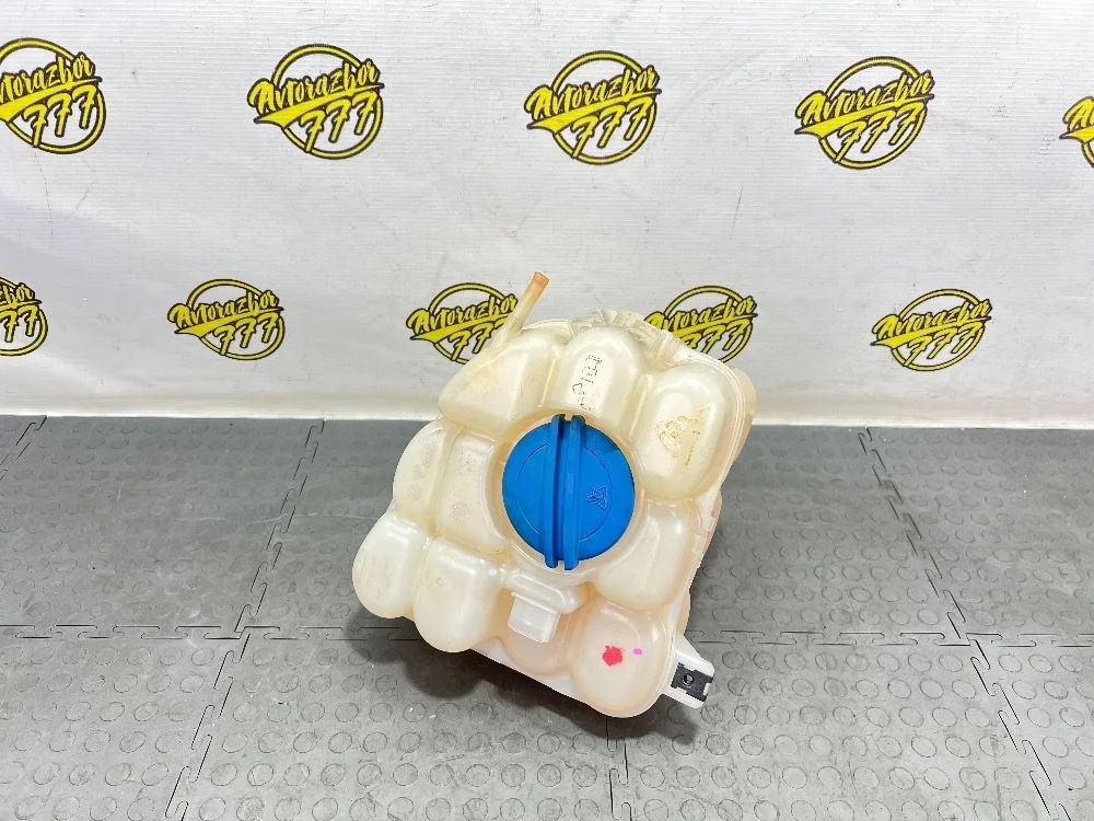 Бачок расширительный Volkswagen Touareg II (2010—2014)