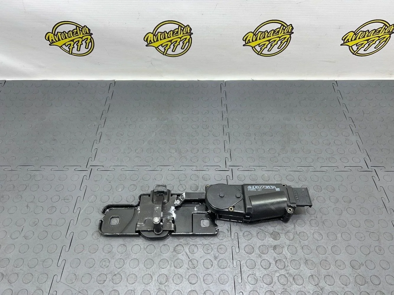 Замок багажника Audi S8 D4 рестайлинг (2013—2018)