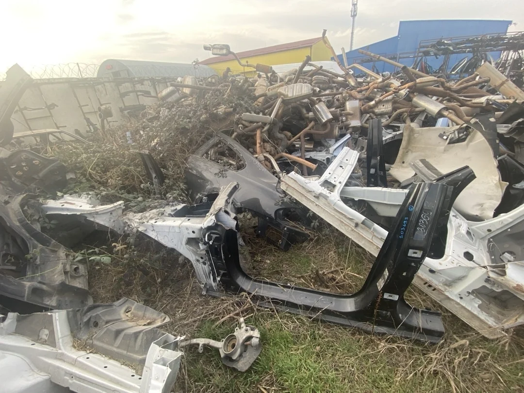 [Б/У] Лонжерон передний левый BMW F10 - в сборе + порог 41217240477 отрезан до средней стойки [ХОРОШЕЕ] [Код: 00296748 ]