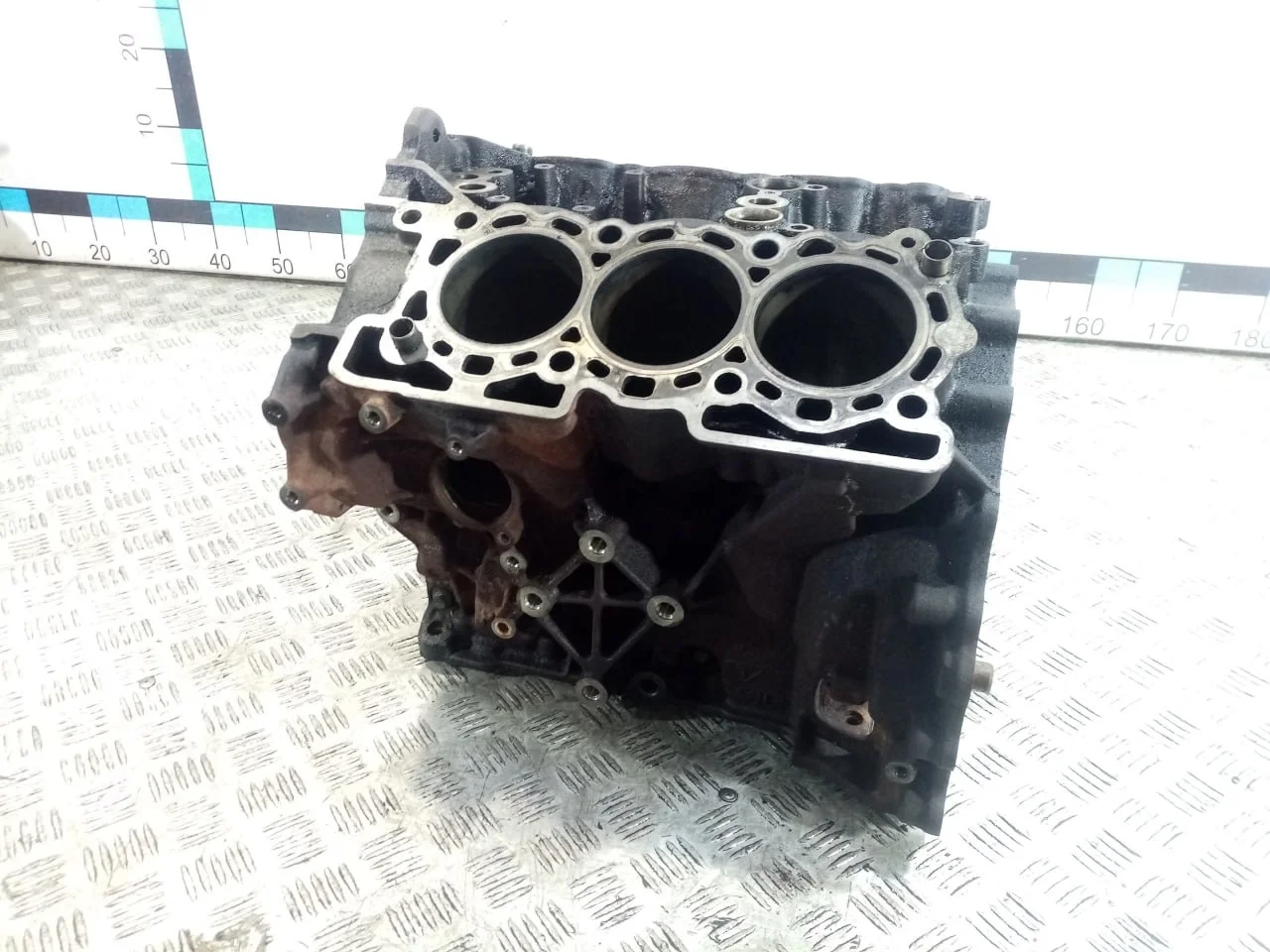 [ЧАСТЬ Б/У] Двигатель 3,0л. 24v 306DT - (Состояние:голый блок, раковины в нескольких цилиндрах) [Под ремонт] [Код: 00594895 ]