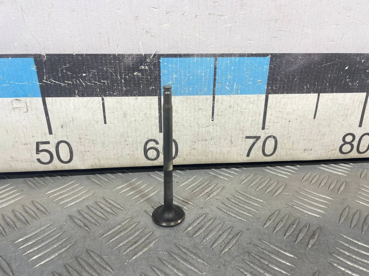 [Б/У] Клапан выпускной 26.2x7x104.5 Mercedes [Код: 00593434 ]