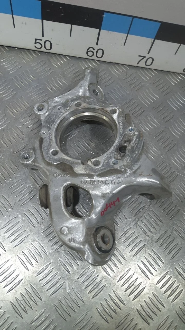 [Б/У] Кулак поворотный задний правый MB - Сайлентблок под замену [Незначительные дефекты] [Код: 00373814 ]