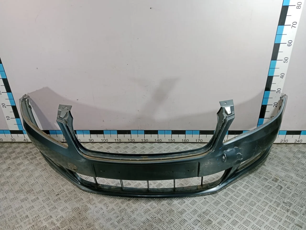 [Б/У] Бампер передний Skoda - Надломано крепление, трещина [Под ремонт] [Код: 00595562 ]