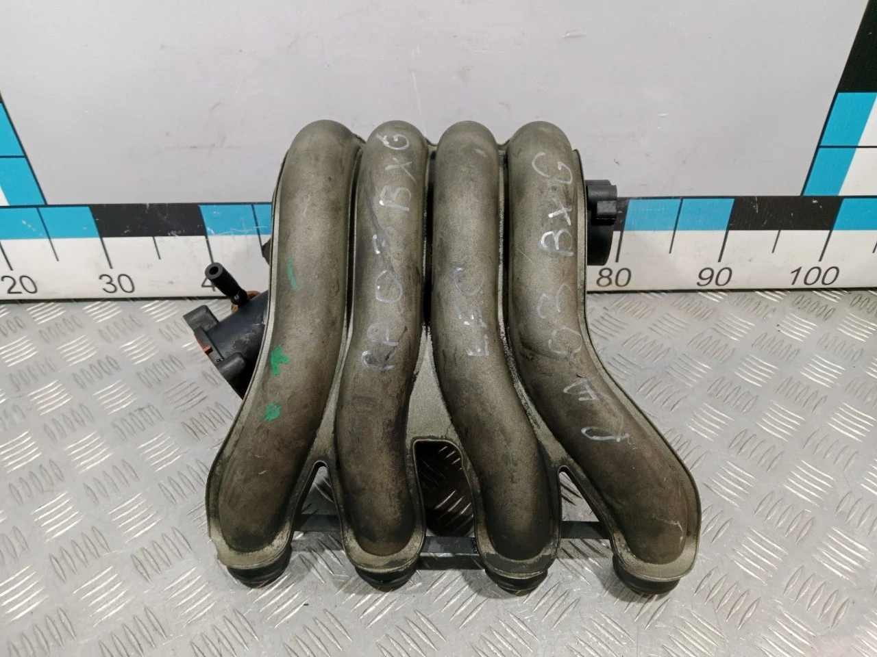 [Б/У] Коллектор впускной Audi A4/VW Passat B5 - Запаян 1 штуцер [Незначительные дефекты] [Код: 00591775 ]