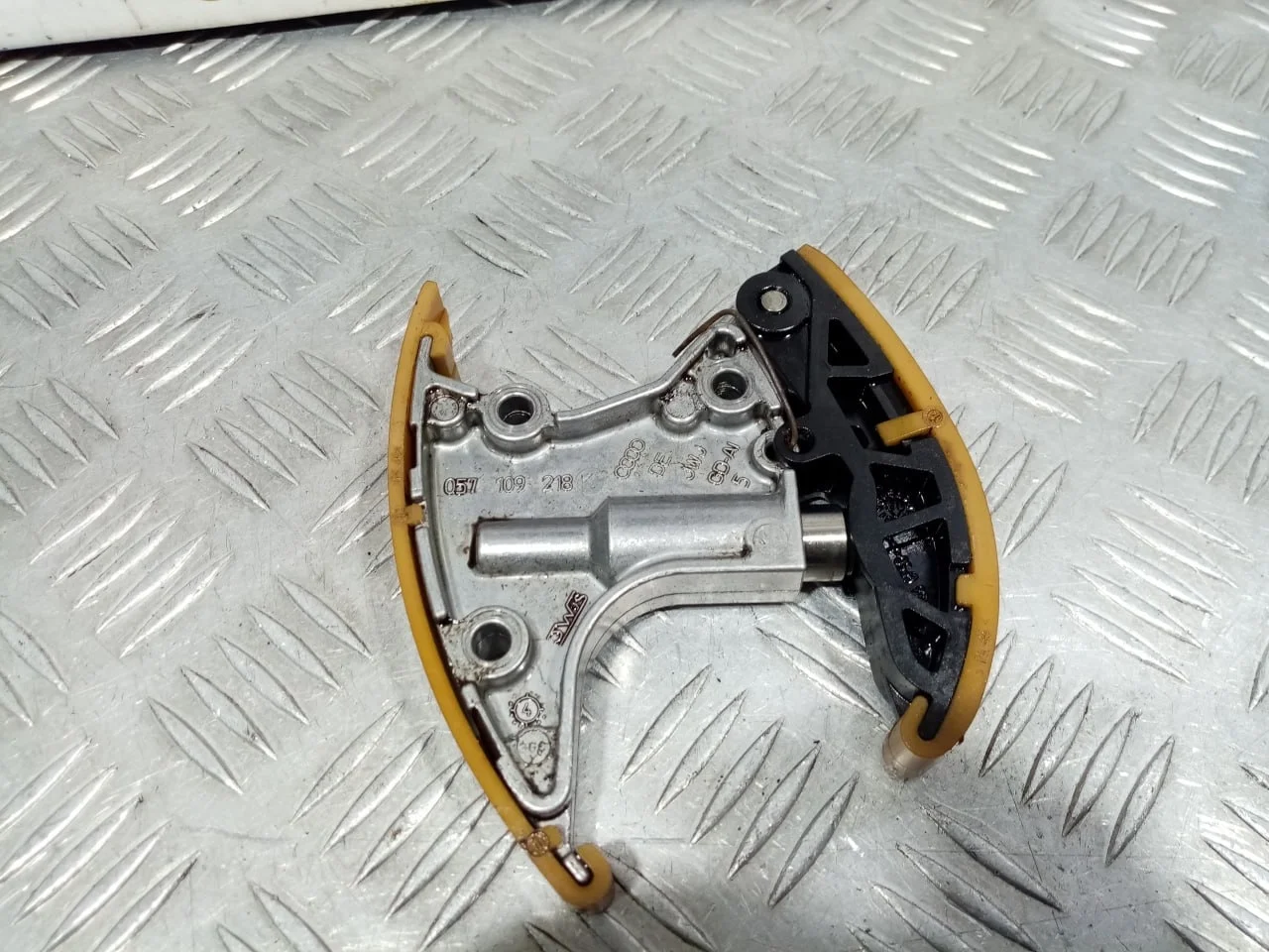 [Б/У] Натяжитель цепи [Код: 00587127 ]