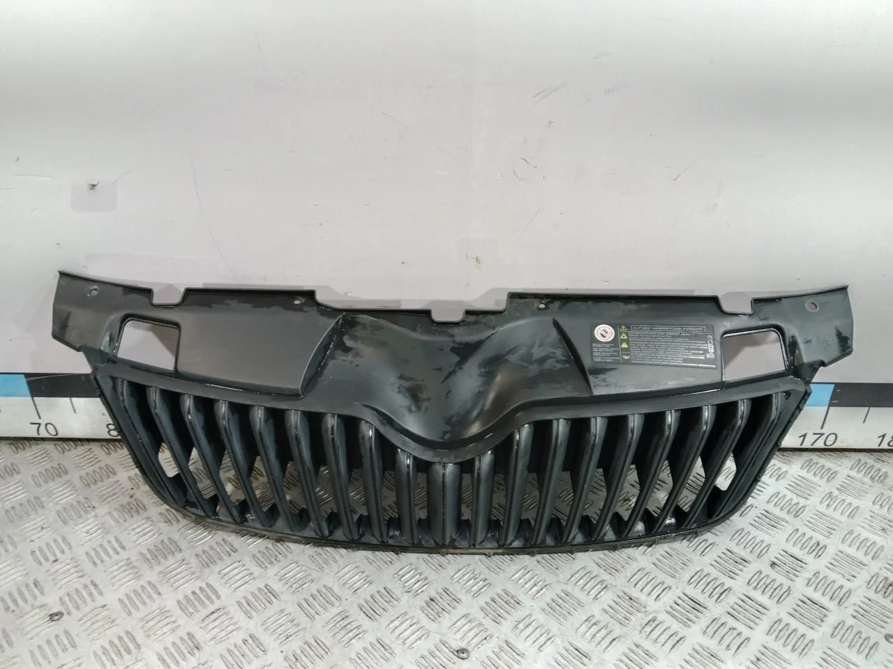 [Б/У] Решетка радиатора Skoda [Код: 00595629 ]