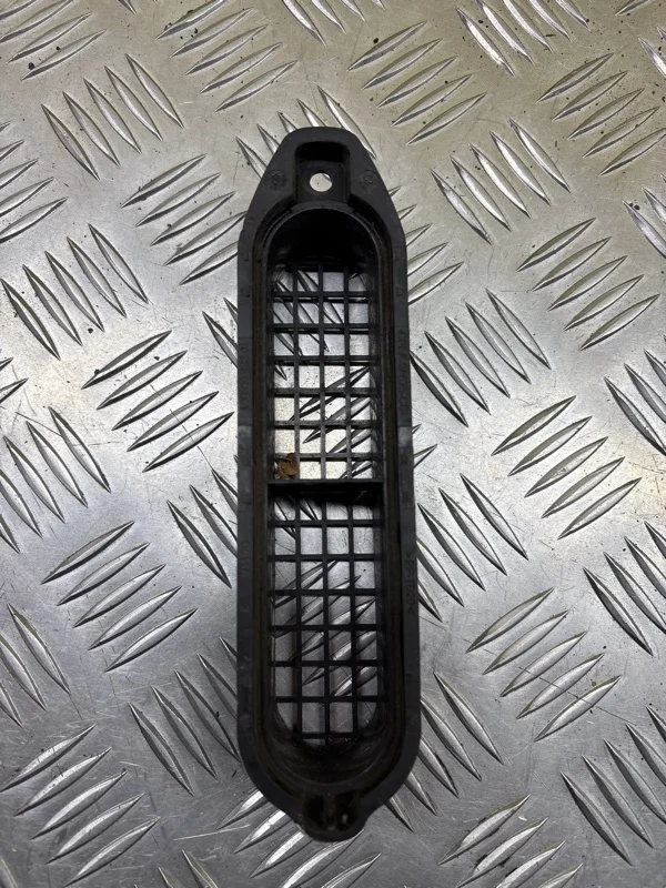 Решетка воздухозаборника Land Rover Range Rover Sport Ii (2013-2022) 2016 LR036450 3.0 D SDV6