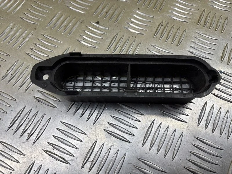 Решетка воздухозаборника Land Rover Range Rover Sport Ii (2013-2022) 2016 LR036450 3.0 D SDV6