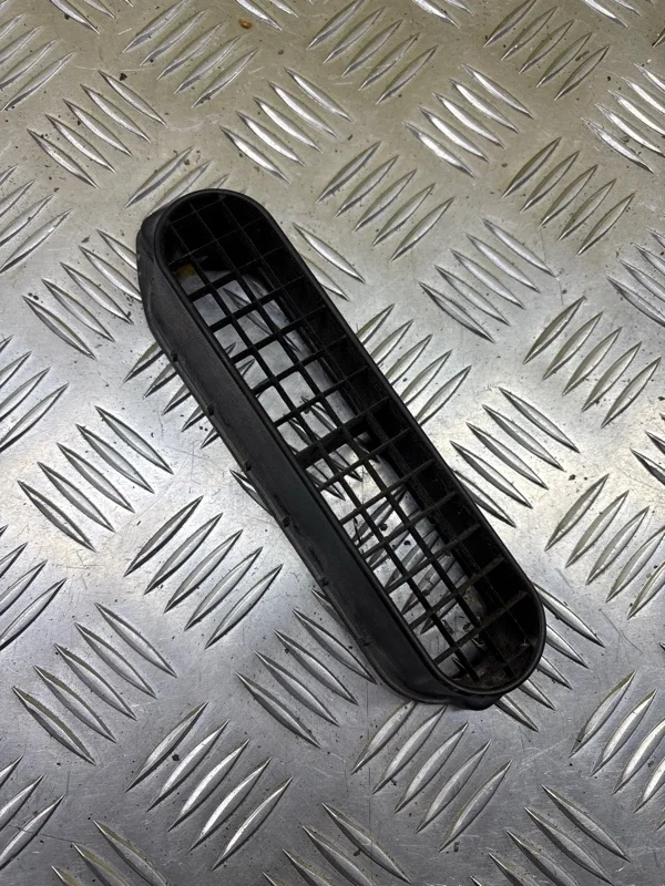 Решетка воздухозаборника Land Rover Range Rover Sport Ii (2013-2022) 2016 LR036450 3.0 D SDV6