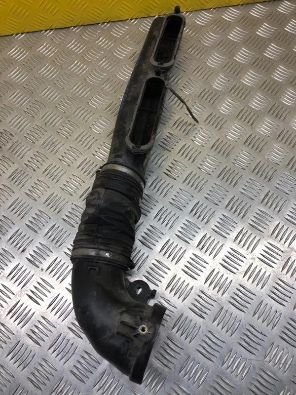 Патрубок воздушного фильтра Land Rover Range Rover Sport Ii (2013-2022) 2016 LR049313 3.0 D SDV6