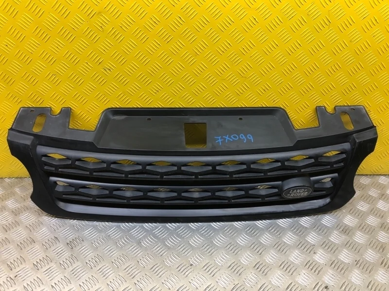 Решетка радиатора Land Rover Range Rover Sport Ii (2013-2022) 2016 LR060335 3.0 D SDV6