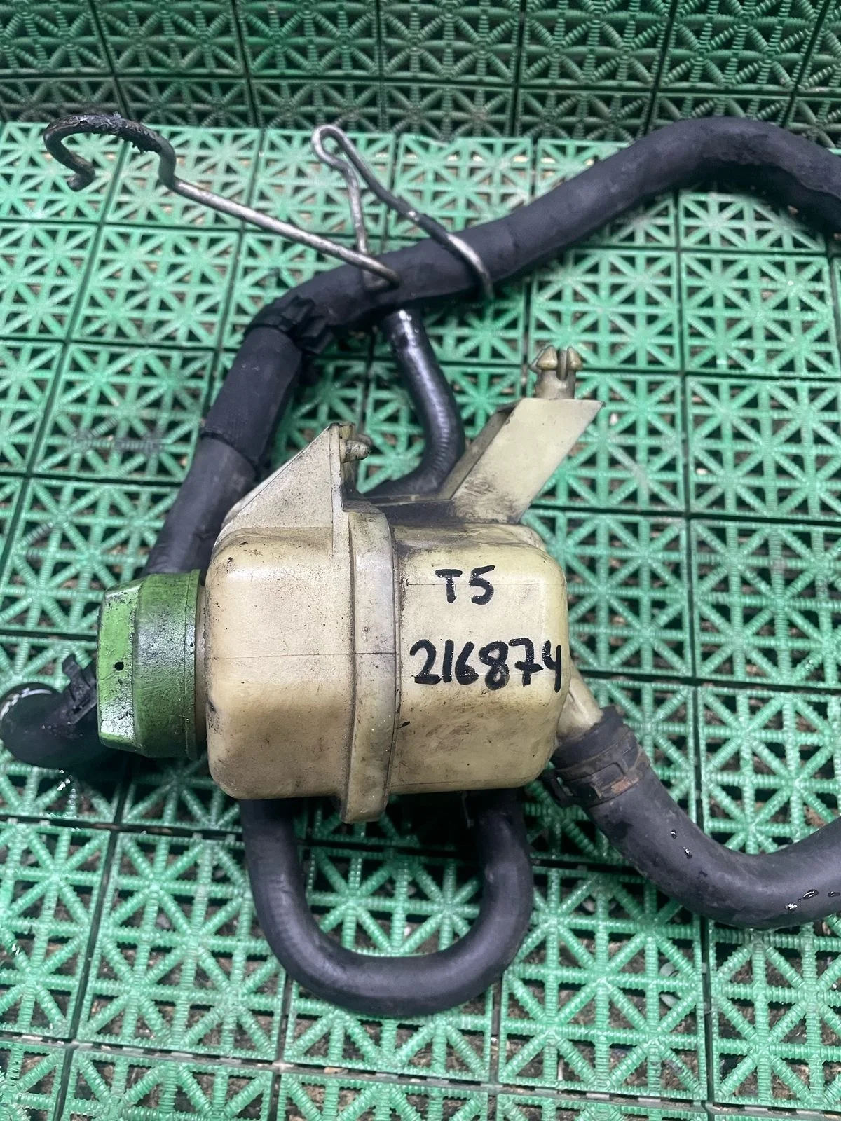 Бачок гидроусилителя руля /ГУР/ VOLKSWAGEN TRANSPORTER T5 2010- б/у TRANSPORTER T5(2003-2015)