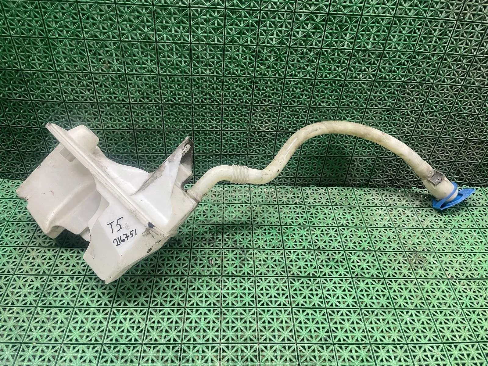 Бачок стеклоомывателя VOLKSWAGEN TRANSPORTER T5 2003- б/у TRANSPORTER T5(2003-2015)