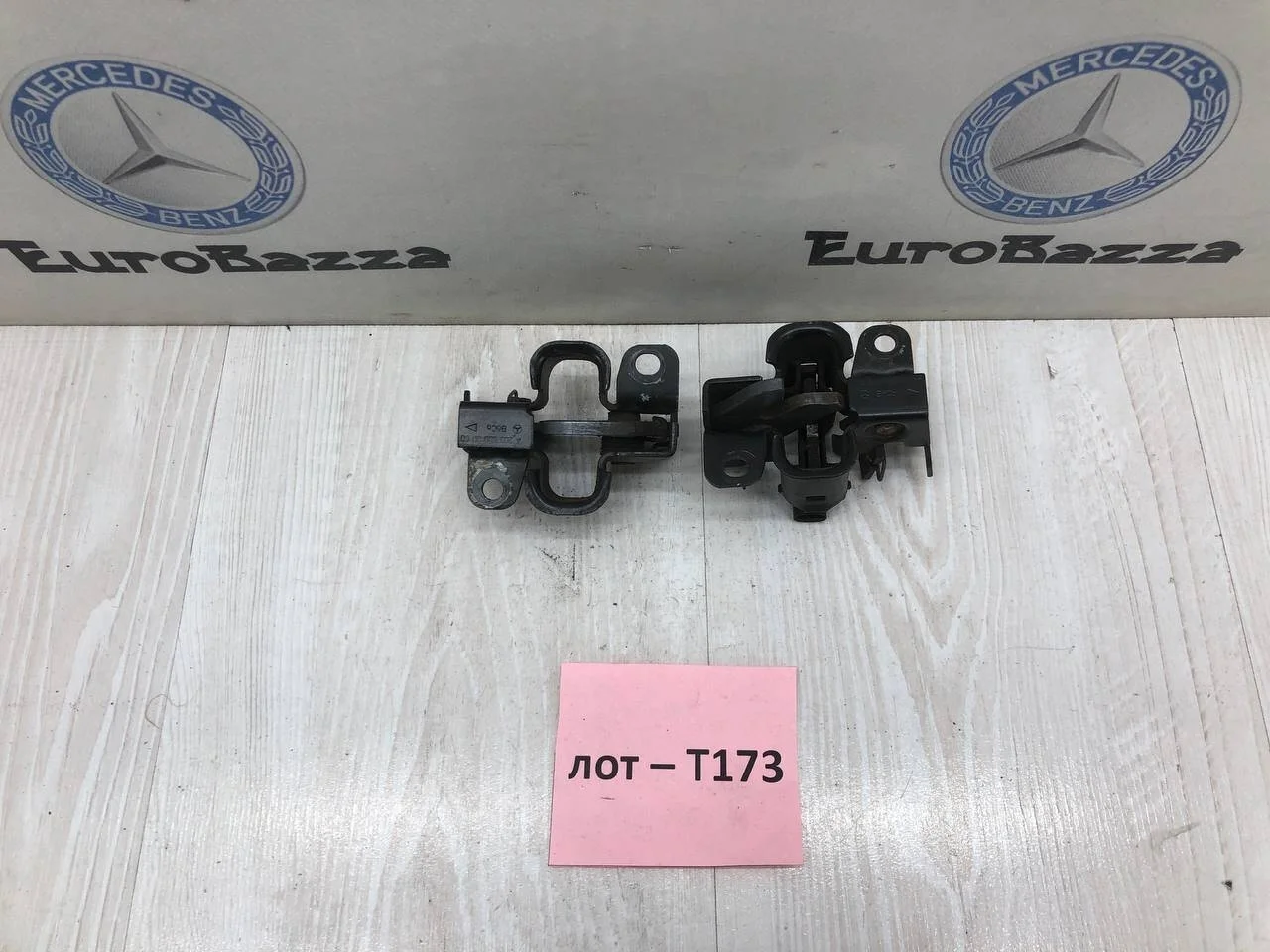 Замок капота Mercedes W203