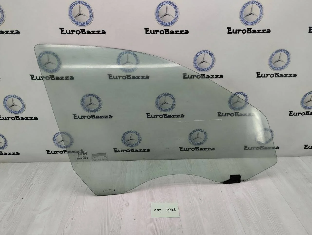 Стекло переднее правое Mercedes W211