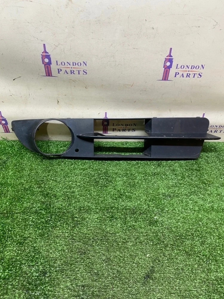 Решетка в передний бампер BMW E60