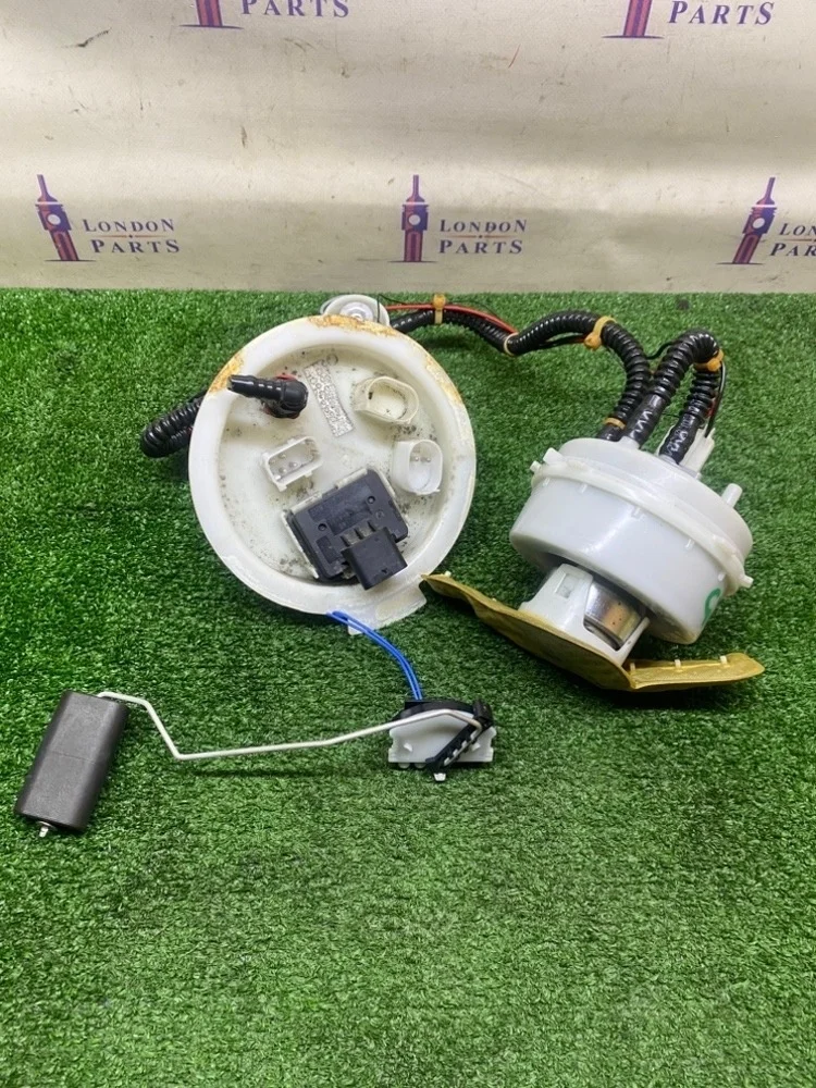 Топливный насос датчиком уровня BMW 535iX F10