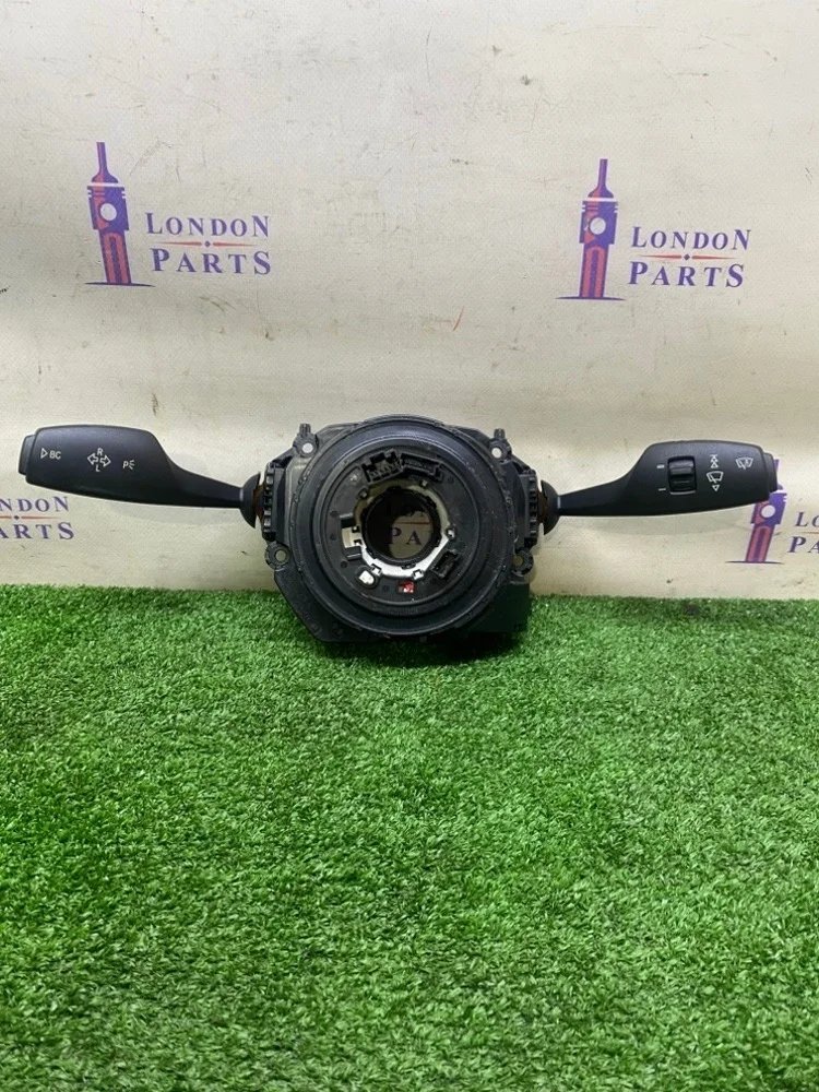 Коммутационный центр в рулевой колонке BMW F30