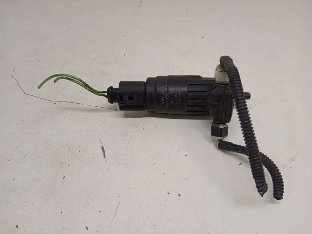 Насос омывателя Skoda Octavia A5