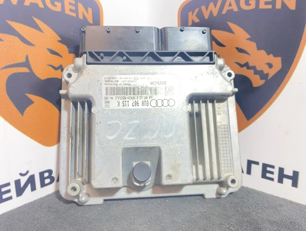 Блок управления двигателем Audi Q3 2012 8U