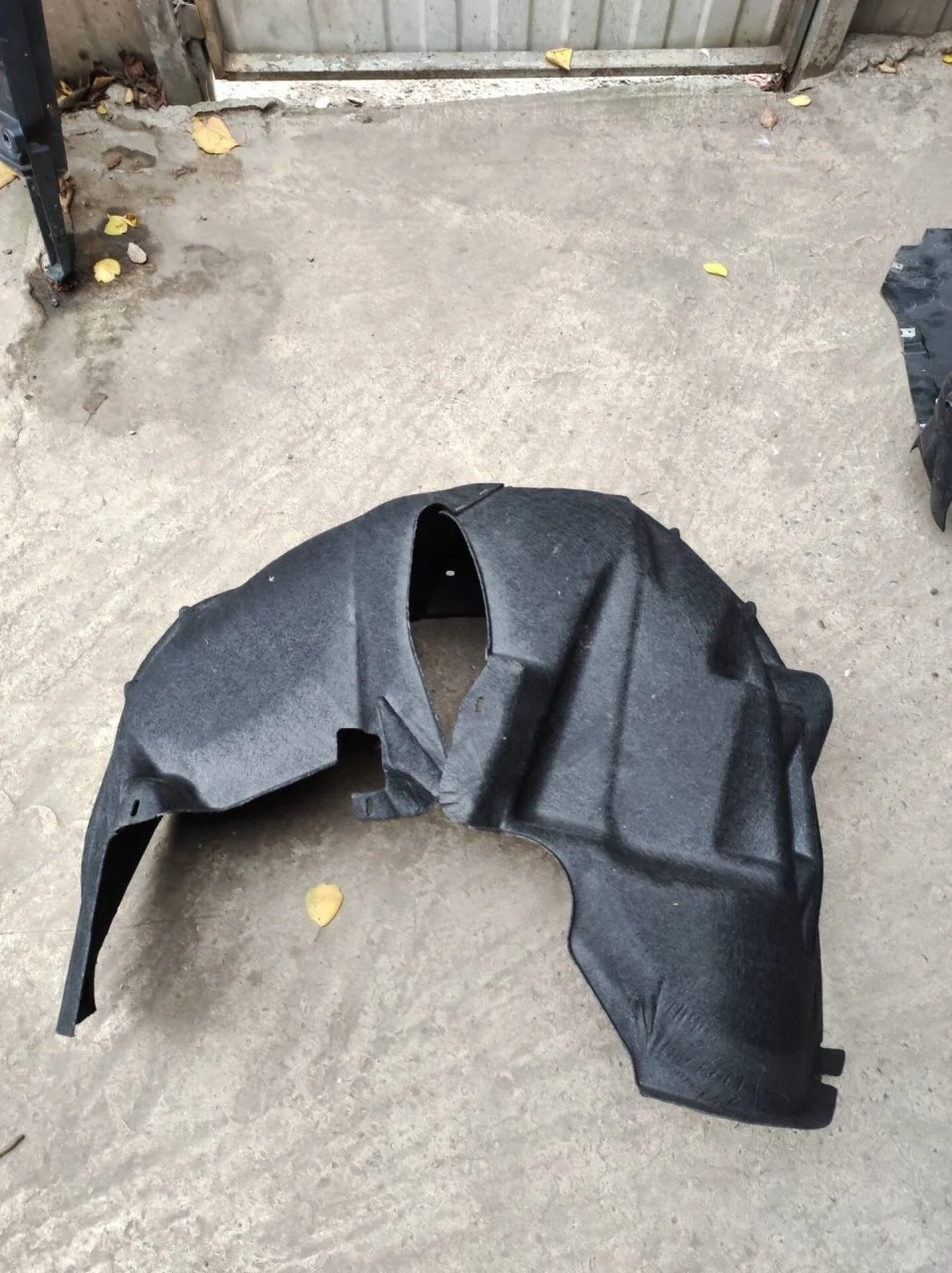 Локер Audi Q3 2014-2018 8U0810172D, задний правый