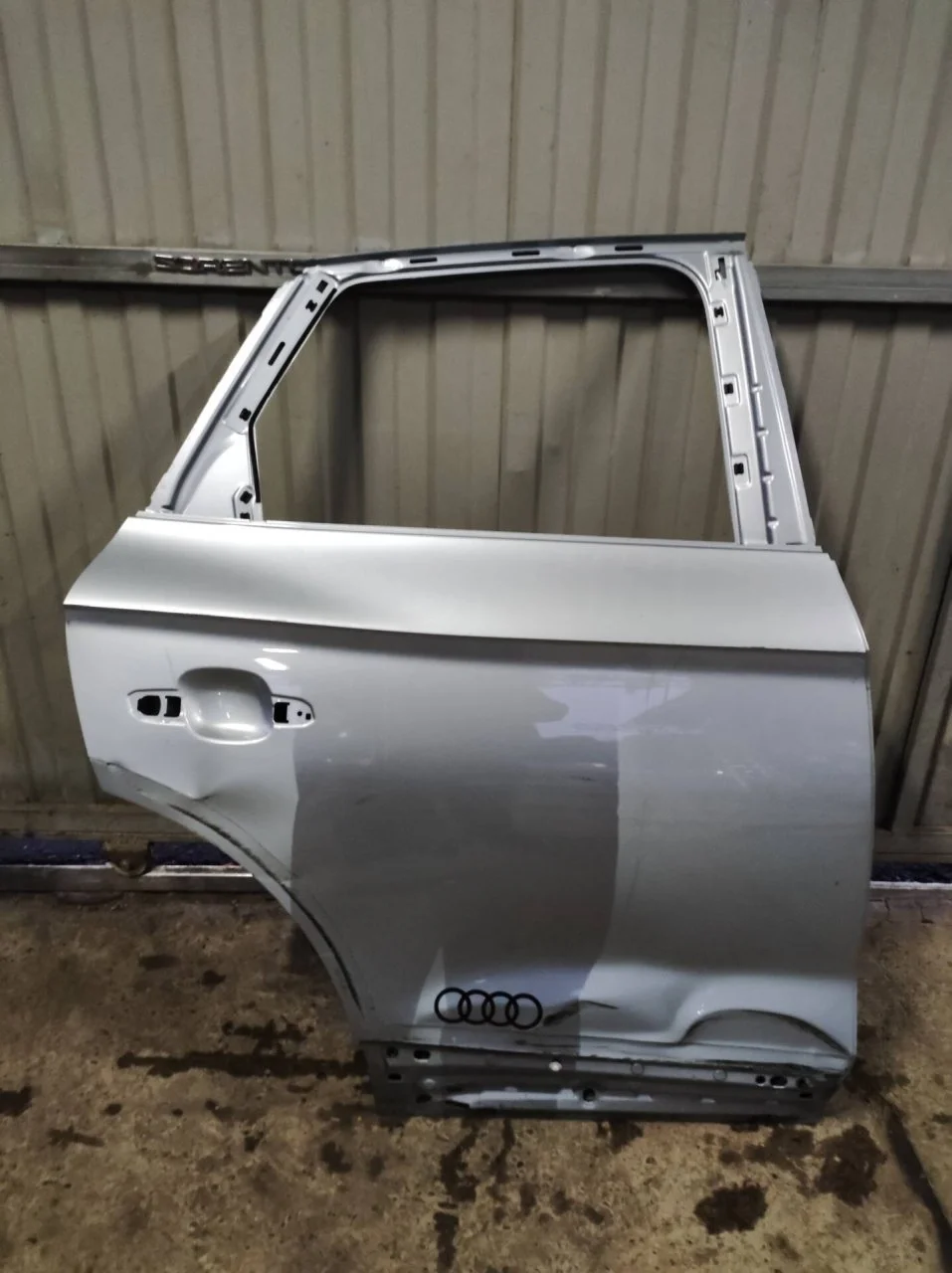 Дверь Audi Q5 80A833052CSTL, задняя правая
