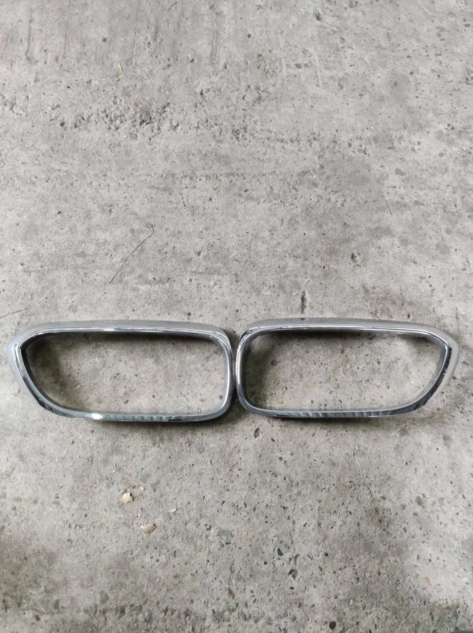 Накладка решетки радиатора BMW 5 G30 51137383519 G30