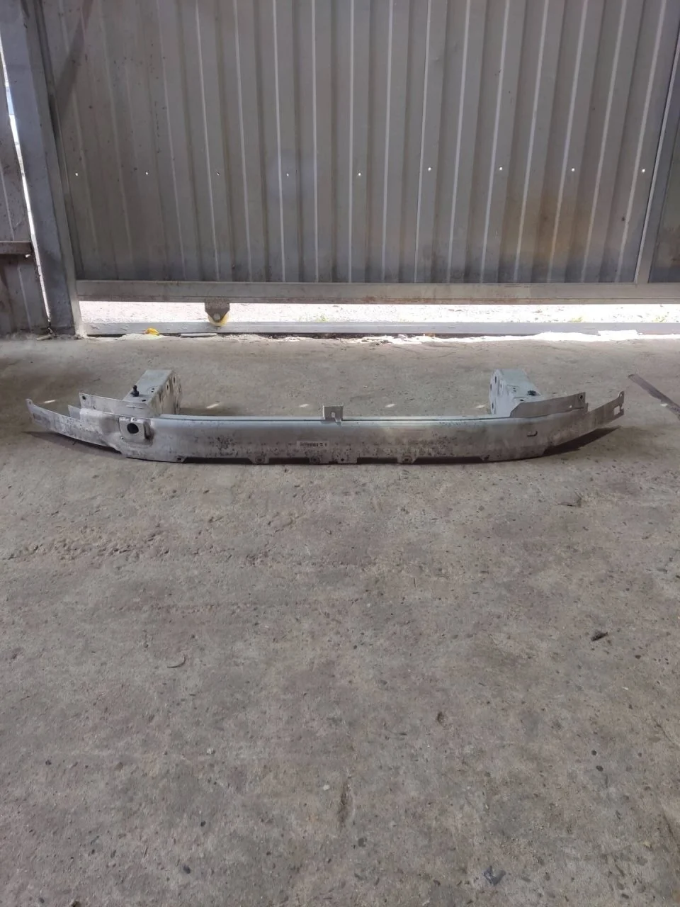 Усилитель бампера BMW 5 G30 2016-2020 51117385288 G30, передний