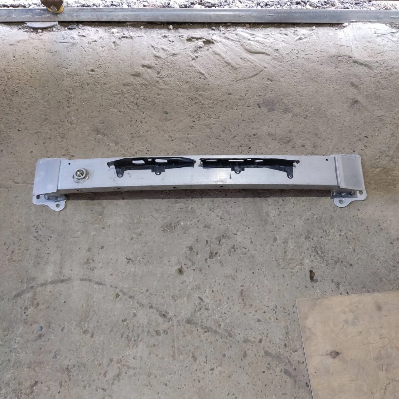 Усилитель бампера Chery Tiggo 4 2017-2019 501001549AB, передний