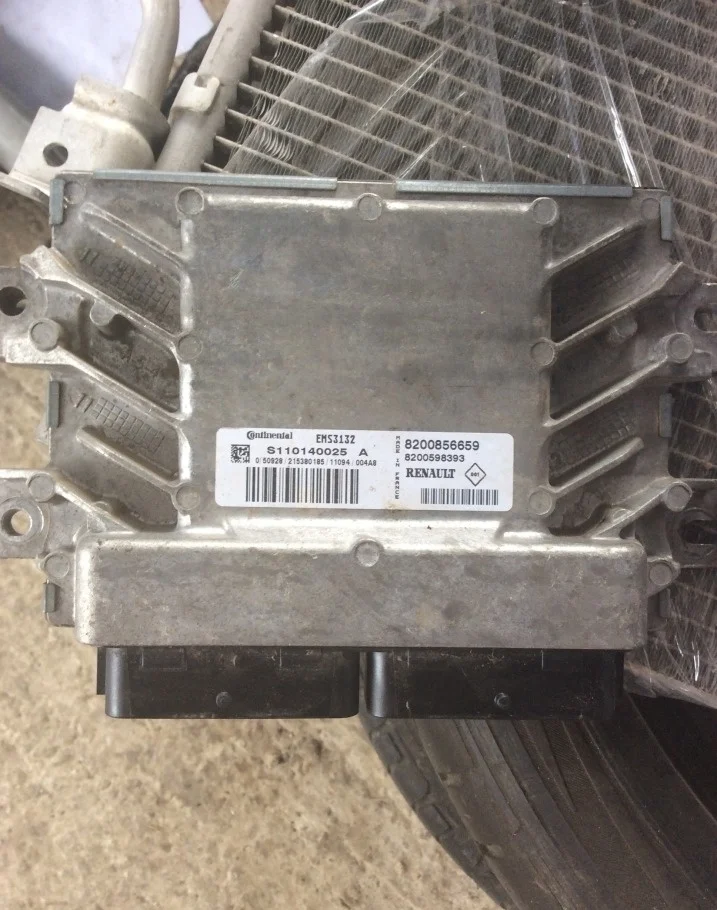 Блок управления ДВС Renault Logan 8200856659