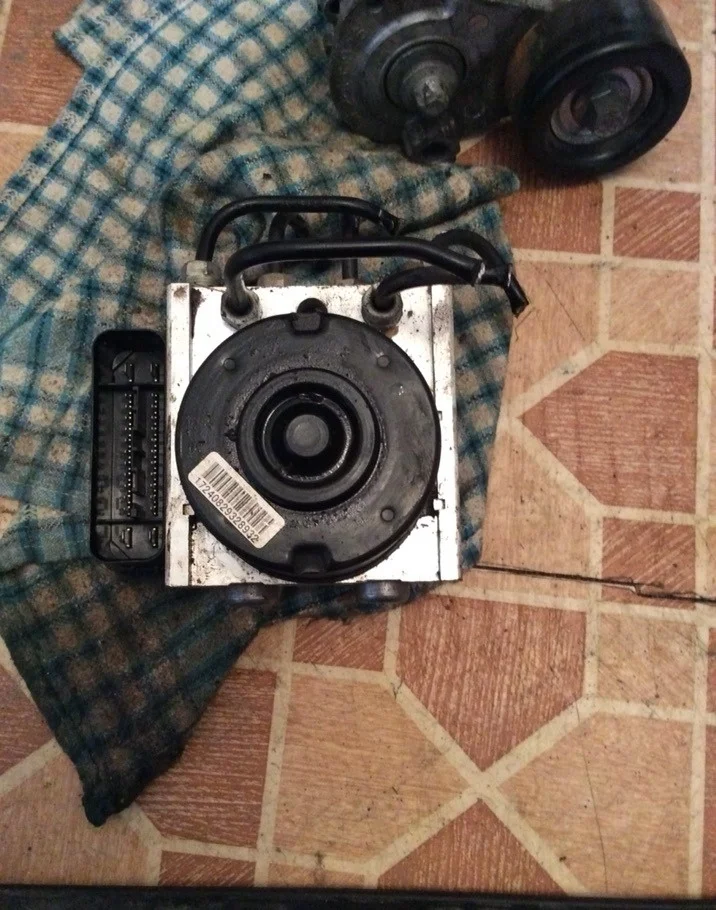 Блок ABS Opel Astra H 13246534