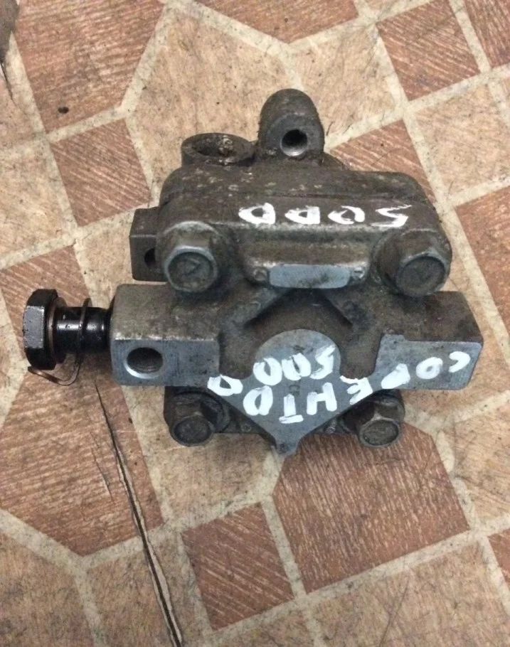 Насос ГУР Kia Sorento 2 2009-2012 571002P010