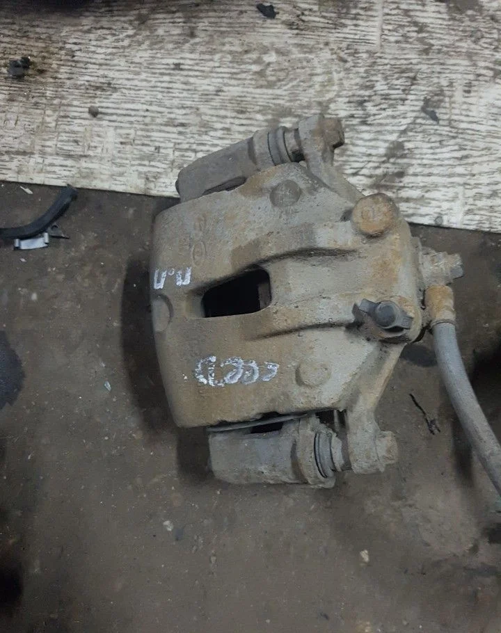 Суппорт тормозной Kia Ceed 1 581301H000