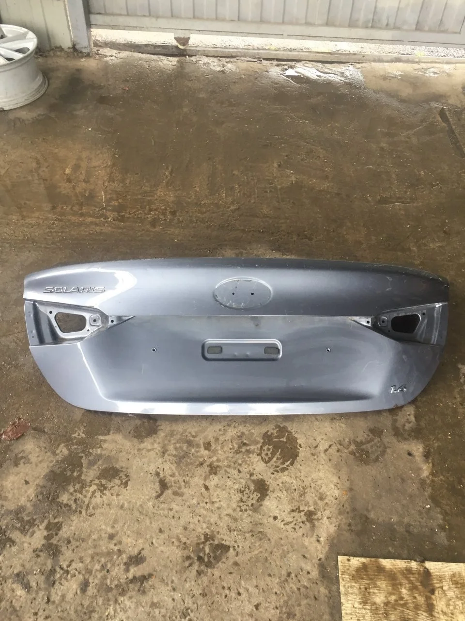 Крышка багажника Hyundai Solaris 69200H5000