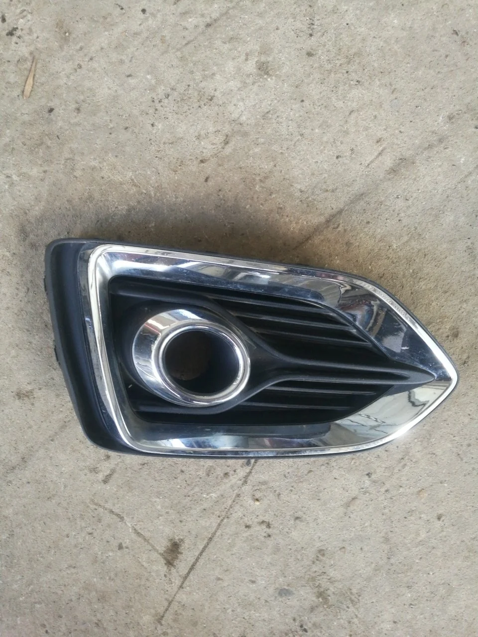 Накладка ПТФ Hyundai Solaris 2017-2020 86521H5010, левая