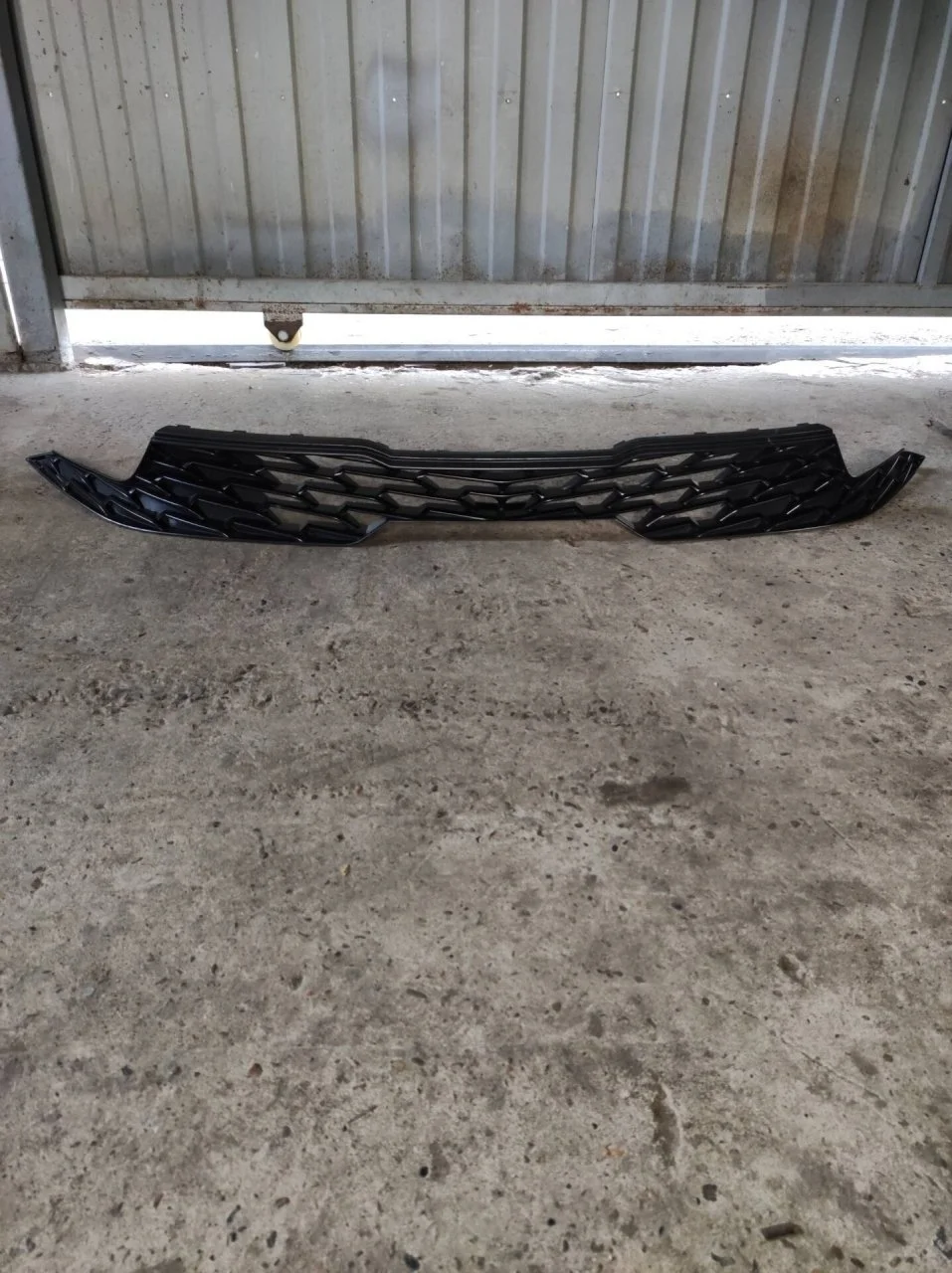 Решетка радиатора Kia K5 86351L2300