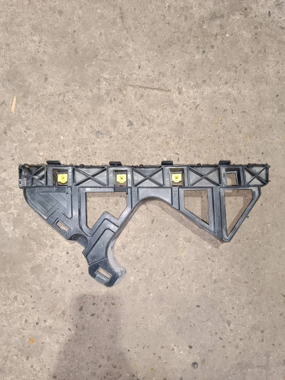 Кронштейн бампера Kia Optima 4 2018-2020 86613D4000, задний левый