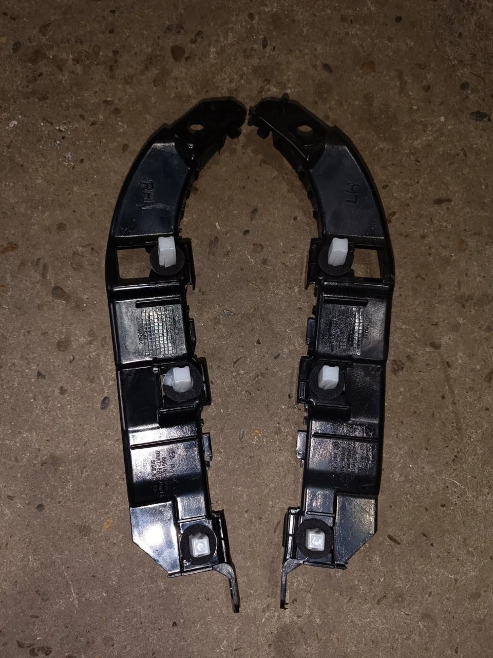 Кронштейн Hyundai Grand Starex 865164H000, передний правый