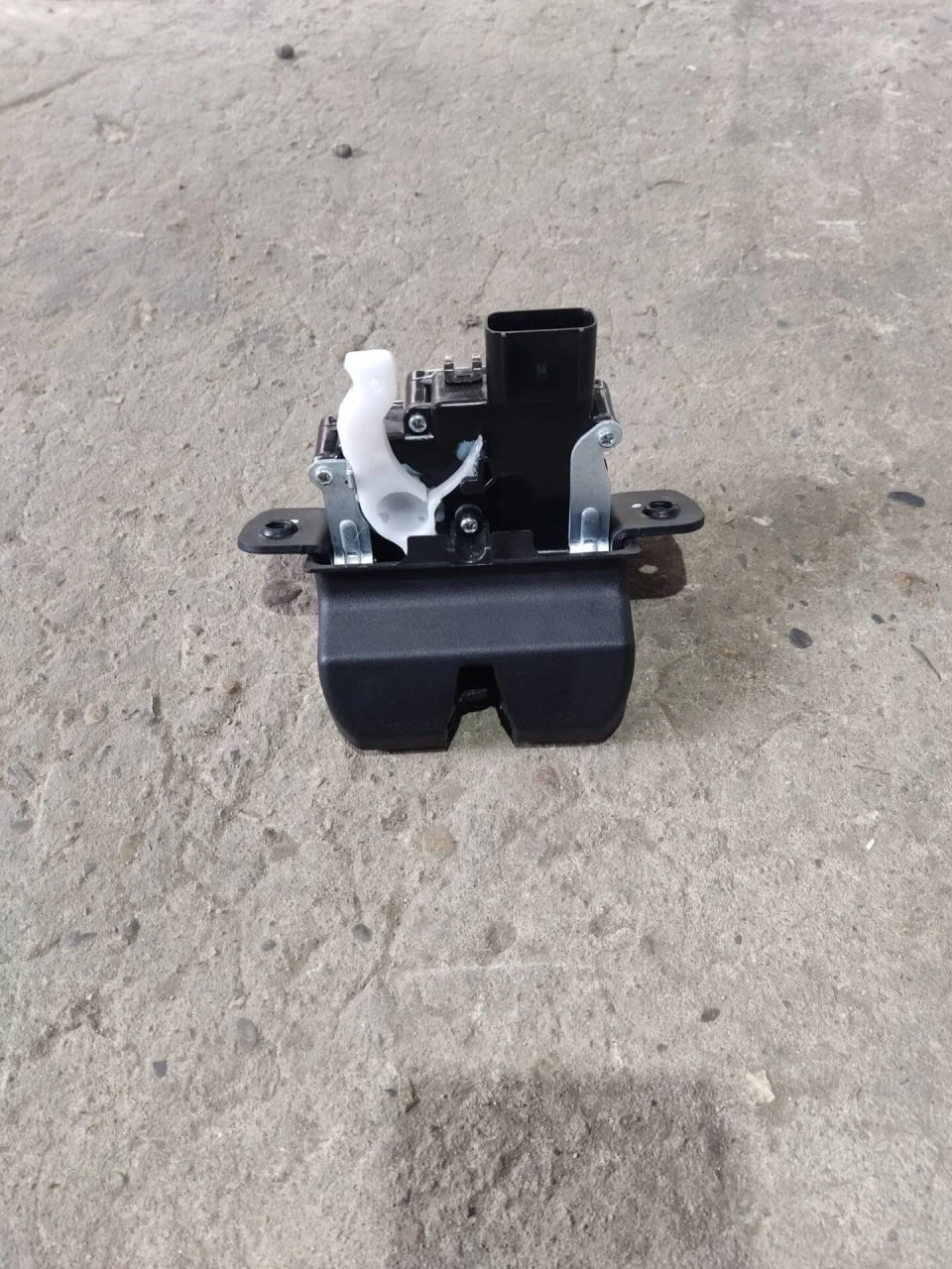 Замок багажника Kia Sportage 4 2015-2018 81230D3000