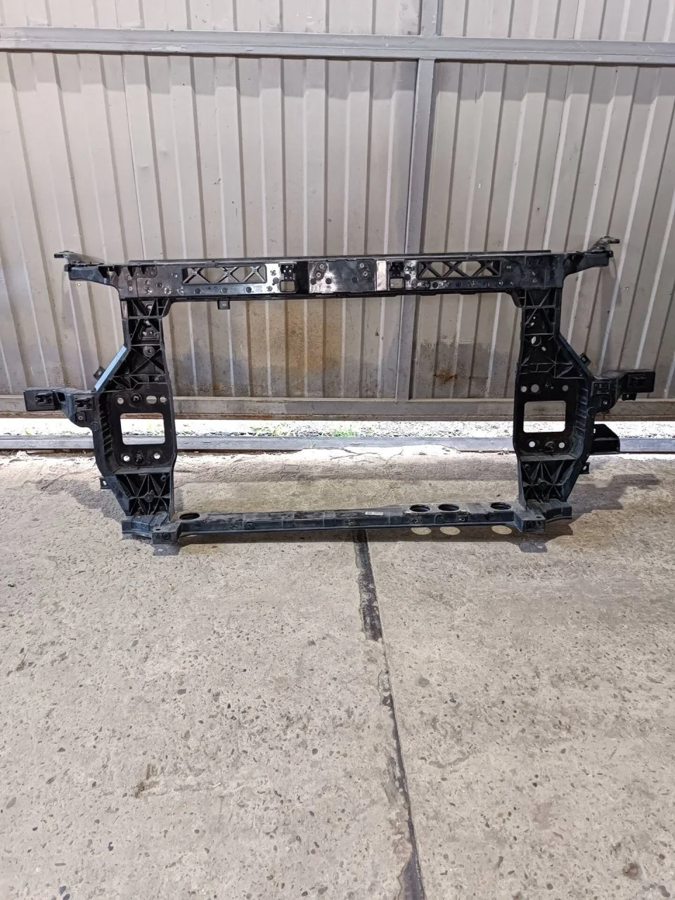 Панель телевизор Hyundai Santa Fe 4 64101S1500, передний