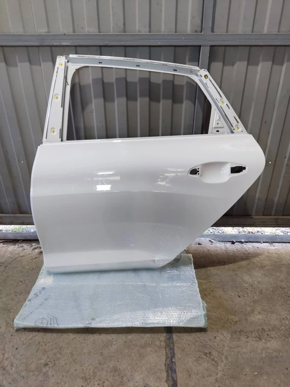 Дверь Kia K5 2019-2024 77003L2000, задняя левая