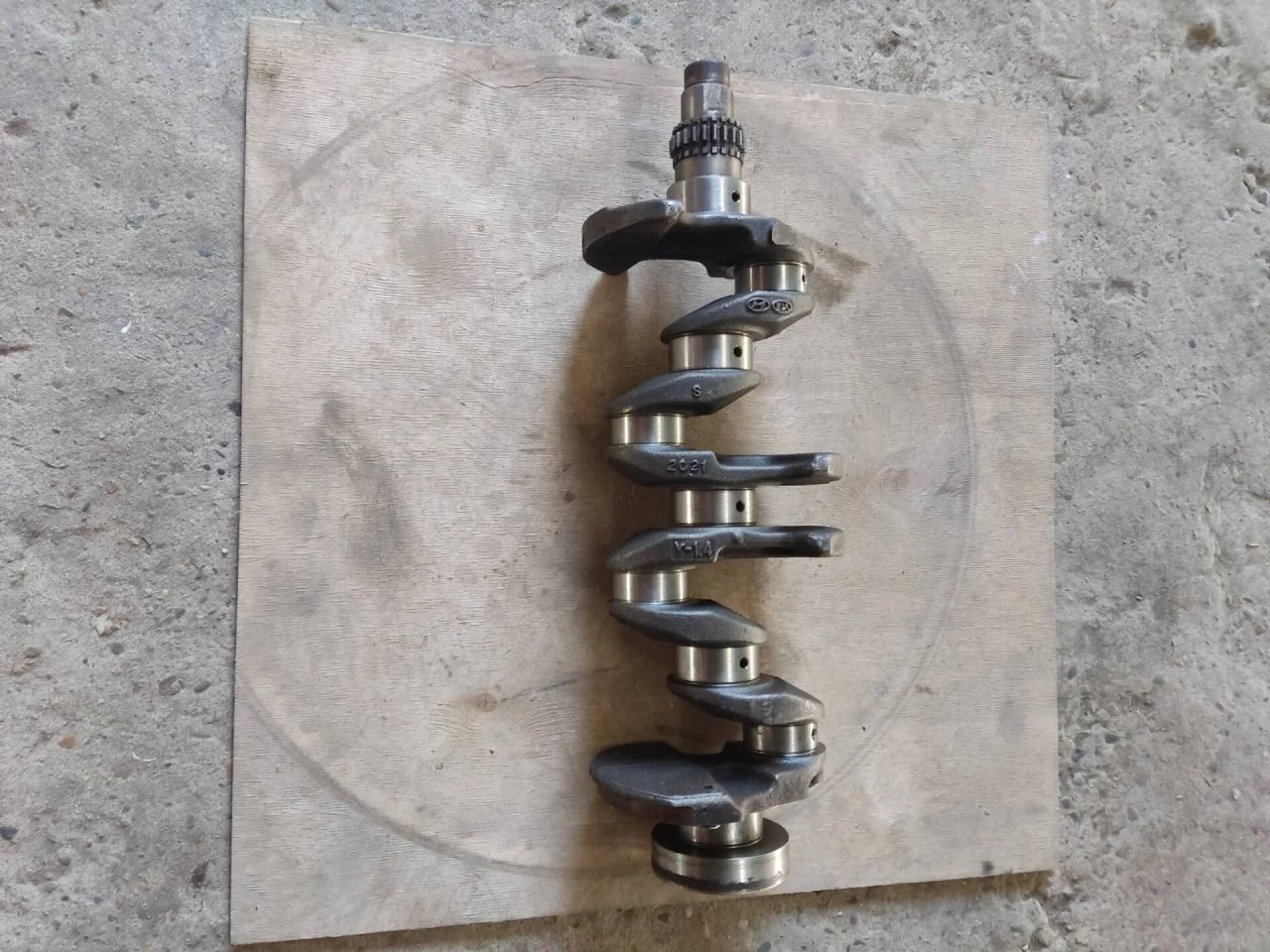 Коленвал Hyundai Solaris 2010-2014 231102B100