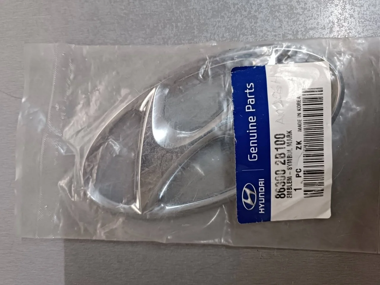 Эмблема Hyundai Santa Fe 2 2005-2010 863002B100