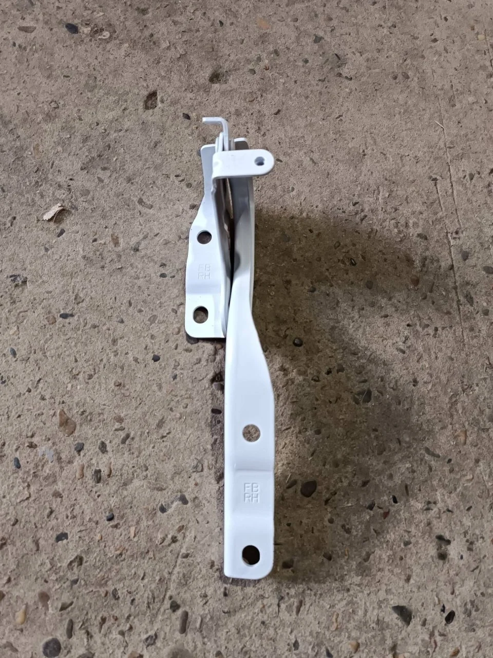 Петля капота Kia Rio 4 79120H0000, правая