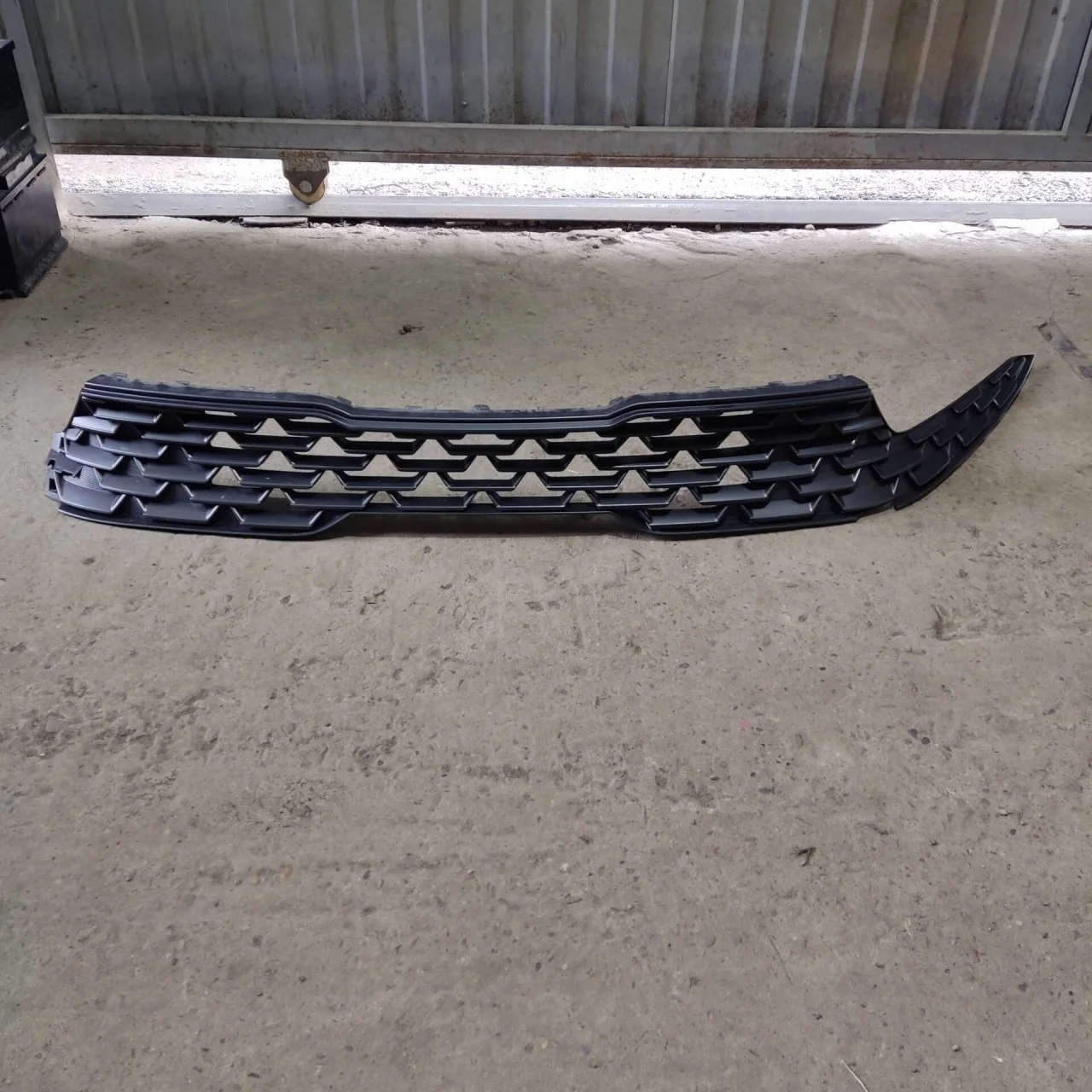 Решетка радиатора Kia K5 2019-2024 86351L2000