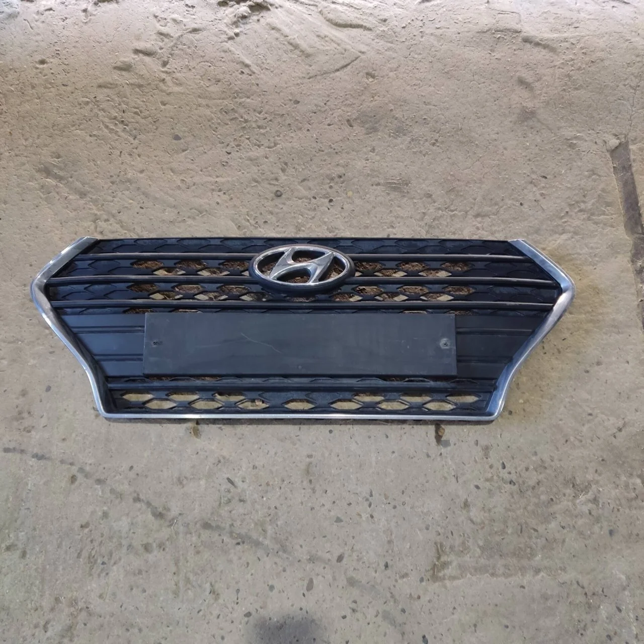 Решетка радиатора Hyundai Solaris 2017-2020 86350H5000